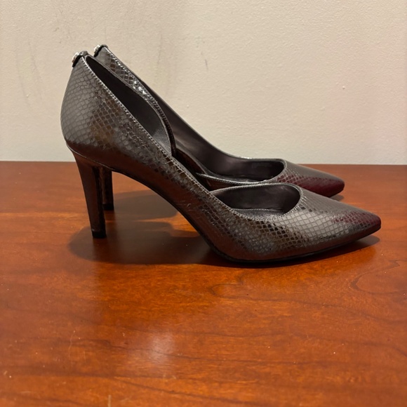 MICHAEL Michael Kors Metallic Heels - Picture 6 of 9